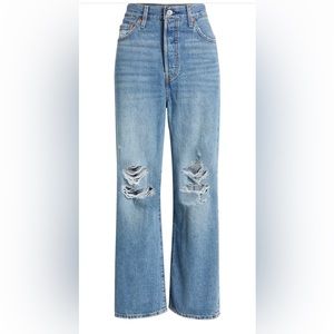 Levi’s Ribcage Ripped Ankle Straight Leg Jeans